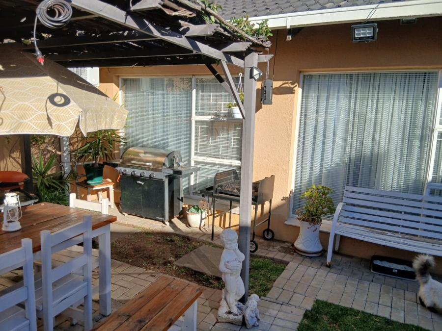2 Bedroom Property for Sale in Pellissier Free State